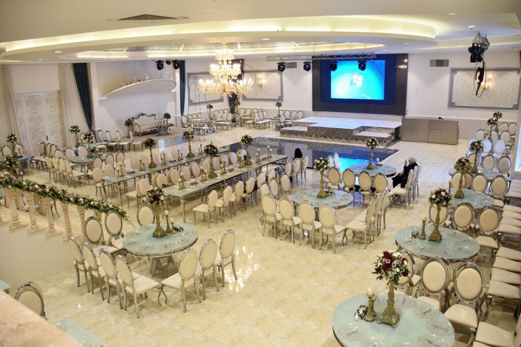 باغ تالار قصر لنا