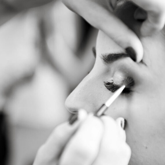 راهنمای کامل آرایش و زیبایی عروس: از انتخاب مدل مو و میکاپ تا مراقبت‌های پوستی