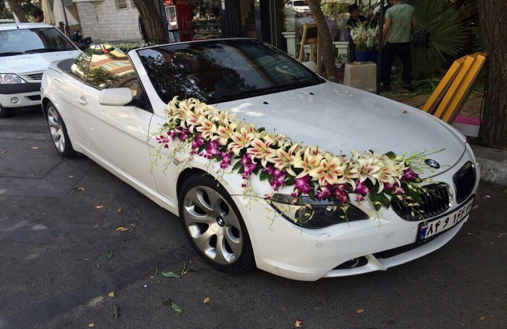 گل آرایی خطی و مینیمال ماشین عروس