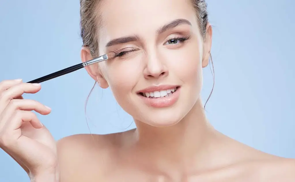 میکاپ لایت و اروپایی