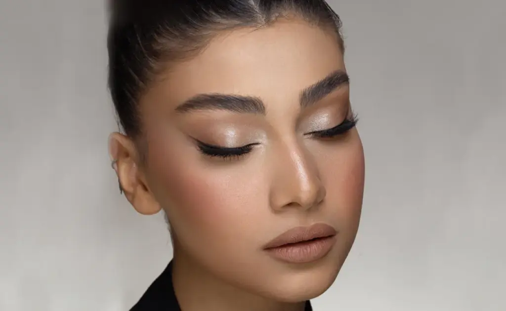 ویژگی‌های میکاپ لایت