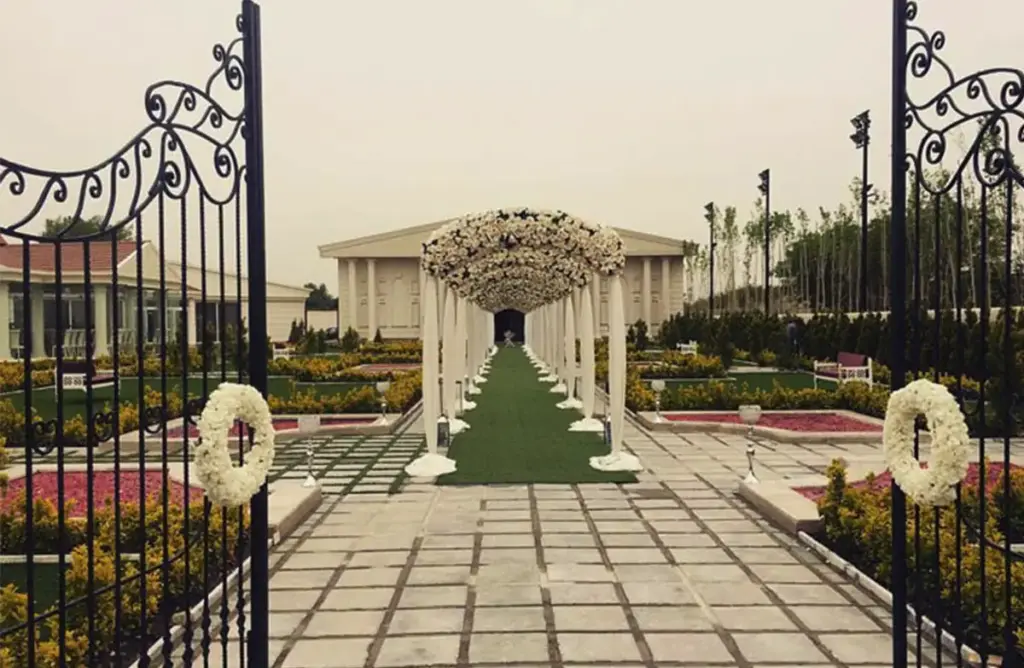 باغ تالار عمارت بیست و یک